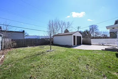 812 S 109th St, West Allis, WI 53214 - Photo 17