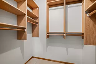 3827 S Oakbrook Dr, Greenfield, WI 53228 - Photo 15