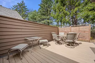 3827 S Oakbrook Dr, Greenfield, WI 53228 - Photo 21