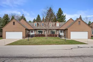 3827 S Oakbrook Dr, Greenfield, WI 53228 - Photo 23