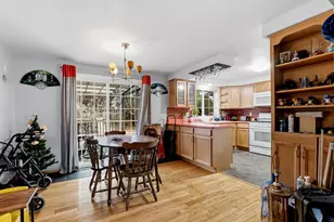 1221 Summit St, Manitowoc, WI 54220 - Photo 5