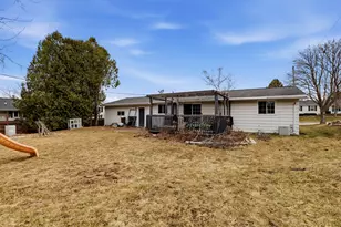 1221 Summit St, Manitowoc, WI 54220 - Photo 23