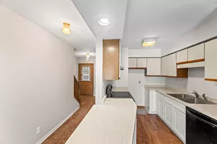 805 S Imperial Dr, Hartland, WI 53029 - Photo 9