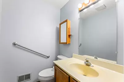 805 S Imperial Dr, Hartland, WI 53029 - Photo 7