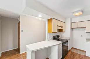 805 S Imperial Dr, Hartland, WI 53029 - Photo 11