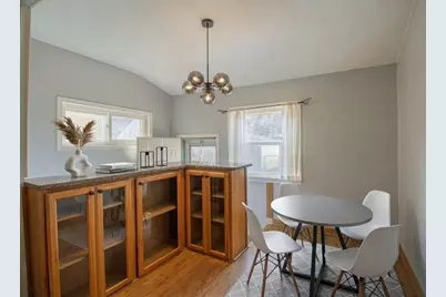 2715 N Oakland Ave, Milwaukee, WI 53211 - Photo 17