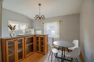 2715 N Oakland Ave, Milwaukee, WI 53211 - Photo 17