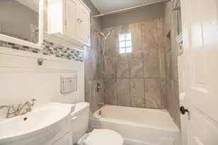 2715 N Oakland Ave, Milwaukee, WI 53211 - Photo 27