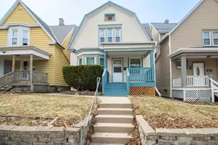 2715 N Oakland Ave, Milwaukee, WI 53211 - Photo 1