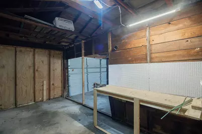 2715 N Oakland Ave, Milwaukee, WI 53211 - Photo 35