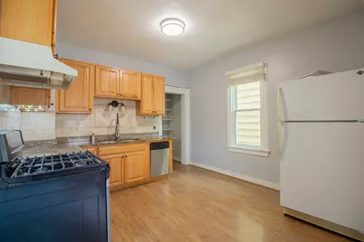 2715 N Oakland Ave, Milwaukee, WI 53211 - Photo 13