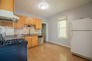 2715 N Oakland Ave, Milwaukee, WI 53211 - Photo 13