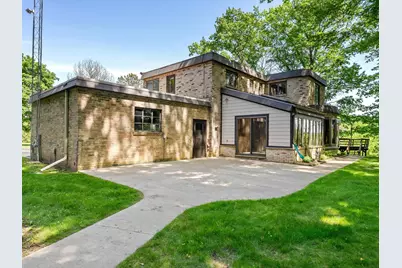 1608 N Rapids Rd, Manitowoc, WI 54220 - Photo 3