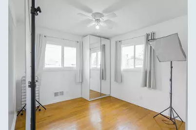 3572 S Sunset Dr, Greenfield, WI 53220 - Photo 23