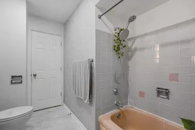 3572 S Sunset Dr, Greenfield, WI 53220 - Photo 19