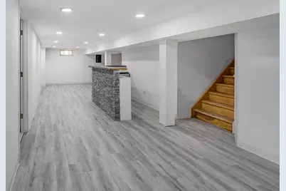 3572 S Sunset Dr, Greenfield, WI 53220 - Photo 9