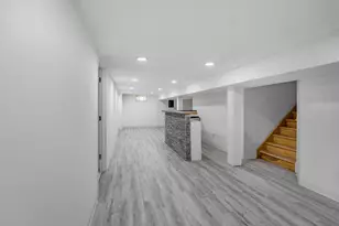 3572 S Sunset Dr, Milwaukee, WI 53220 - Photo 9