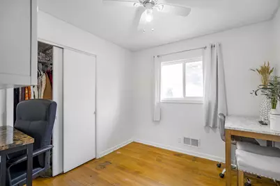 3572 S Sunset Dr, Greenfield, WI 53220 - Photo 25