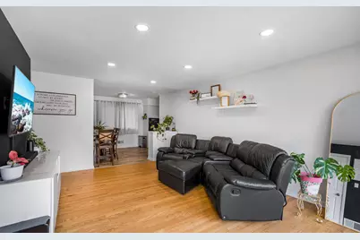 3572 S Sunset Dr, Greenfield, WI 53220 - Photo 5