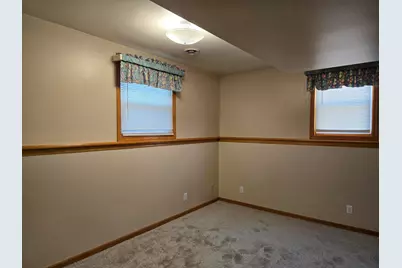 9325 W Darnel Ave, Milwaukee, WI 53224 - Photo 15