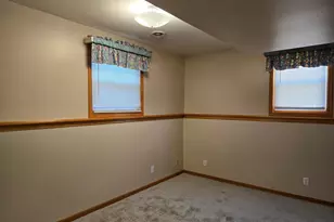 9325 W Darnel Ave, Milwaukee, WI 53224 - Photo 15