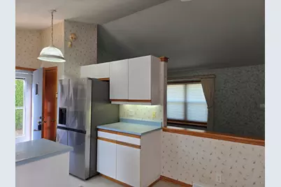 9325 W Darnel Ave, Milwaukee, WI 53224 - Photo 5