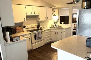 9305 Caddy Ln, Racine, WI 53108 - Photo 5