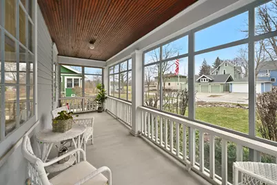 8205  Chestnut St, Wauwatosa, WI 53213 - Photo 7