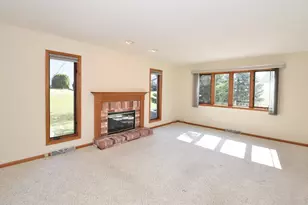 1104 Riverway Ct, Pewaukee, WI 53072 - Photo 23