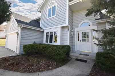 1104  Riverway Ct, Pewaukee, WI 53072 - Photo 3