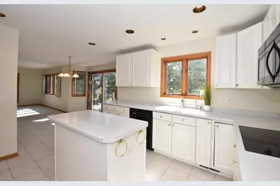 1104  Riverway Ct, Pewaukee, WI 53072 - Photo 19