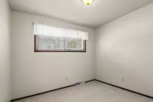 3723 S 17th Pl, Sheboygan, WI 53081 - Photo 11