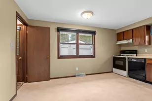 3723 S 17th Pl, Sheboygan, WI 53081 - Photo 7