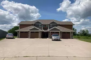 3808 Sunnyside Dr, La Crosse, WI 54601 - Photo 1