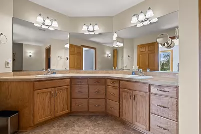 1721  Centennial Ln, Racine, WI 53406 - Photo 19