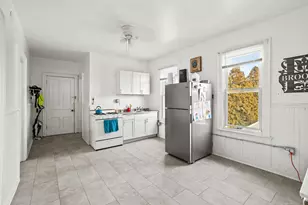 1712 E Park Pl, Milwaukee, WI 53211 - Photo 21