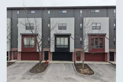 305  Mill Reserve Dr, Waukesha, WI 53188 - Photo 3