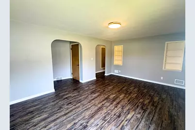 733 N Glenn Dr, Waukesha, WI 53188 - Photo 5