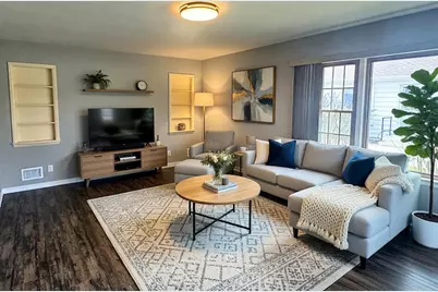 733 N Glenn Dr, Waukesha, WI 53188 - Photo 9