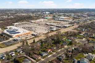 1230 Fox Point Dr, Waukesha, WI 53189 - Photo 25