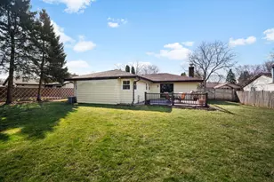 1230 Fox Point Dr, Waukesha, WI 53189 - Photo 21