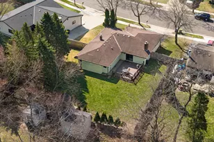 1230 Fox Point Dr, Waukesha, WI 53189 - Photo 23