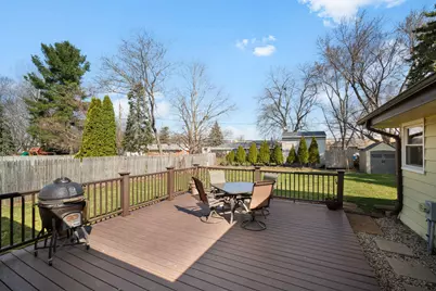 1230  Fox Point Dr, Waukesha, WI 53189 - Photo 19