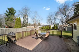 1230 Fox Point Dr, Waukesha, WI 53189 - Photo 19