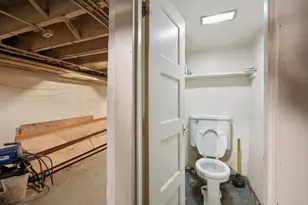 511 6th St, Racine, WI 53403 - Photo 33