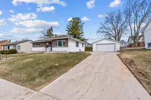 128 Roosevelt St, Valders, WI 54245 - Photo 39