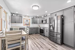 128 Roosevelt St, Valders, WI 54245 - Photo 3