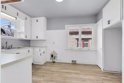 3349 S 7th St, Milwaukee, WI 53215 - Photo 13