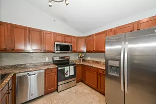 200 W Aspen Ct, Oak Creek, WI 53154 - Photo 13