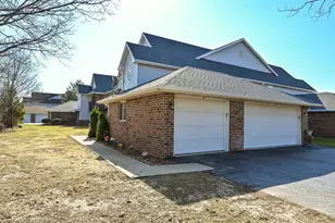 200 W Aspen Ct, Oak Creek, WI 53154 - Photo 37